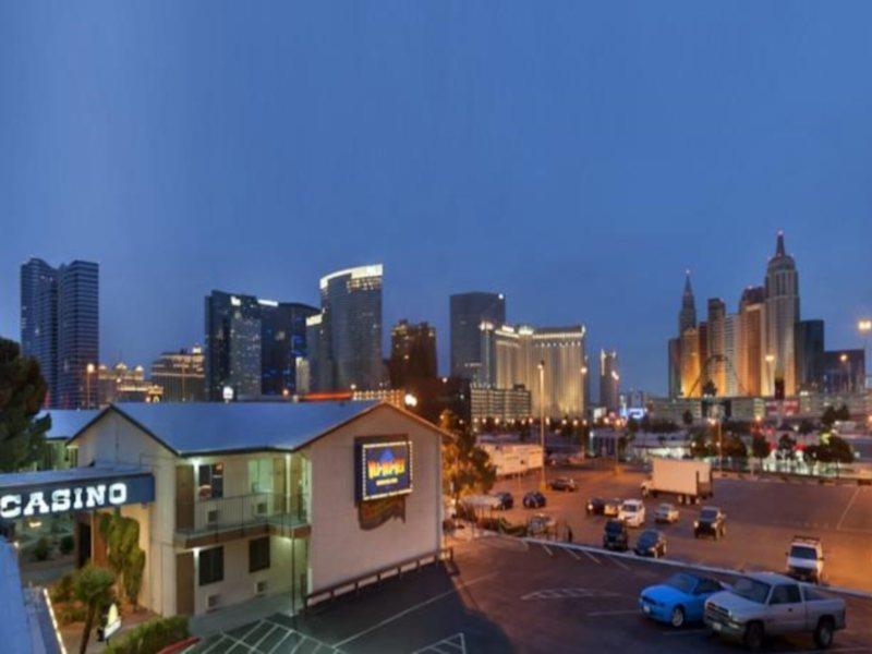 Days Inn By Wyndham Las Vegas Wild Wild West Gambling Hall Exterior photo